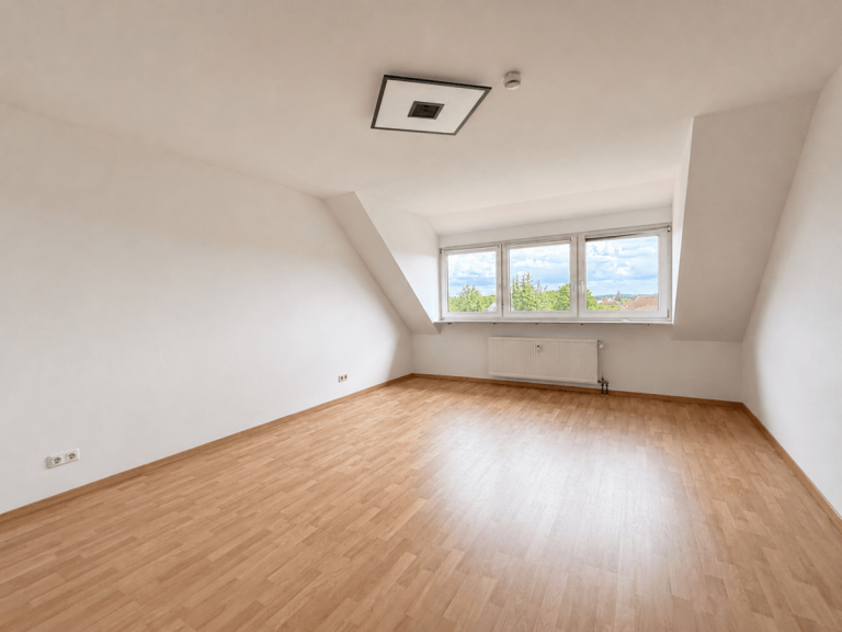 Schlafzimmer Cadolzburg Dachgeschosswohnung HEGERICH: Ankommen und wohlf�hlen - Lichtdurchflutete 3-Zimmer-Wohnung in ruhiger Wohnlage
