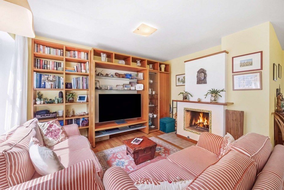 Wohnzimmer mit Kamin Einfamilienhaus Ottobrunn