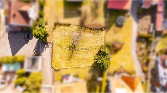 Hauptbild HEGERICH: Gro�z�giges Baugrundst�ck mit vielf�ltigen Bebauungsm�glichkeiten in N�rnberg-Kornburg